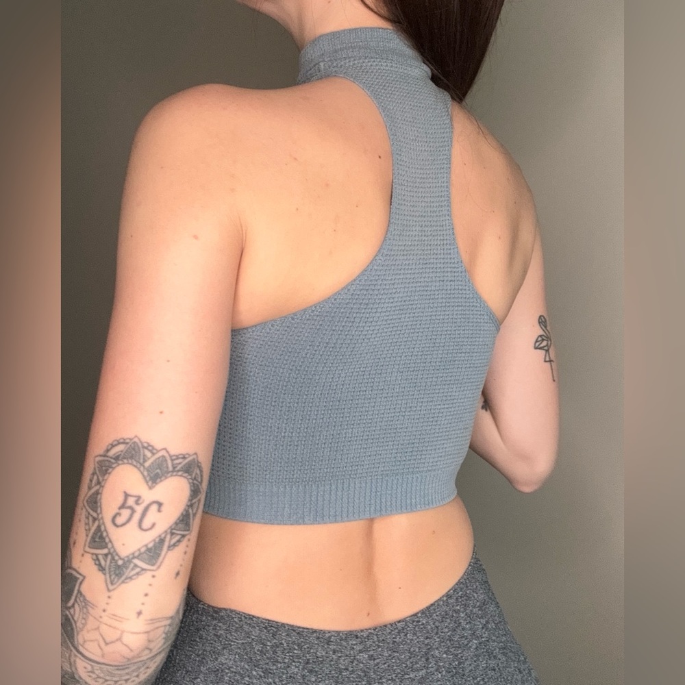 Grey crop Lounge Top - Picture 3 of 4